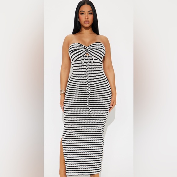 Dresses & Skirts - Black and White Striped Knit Dress